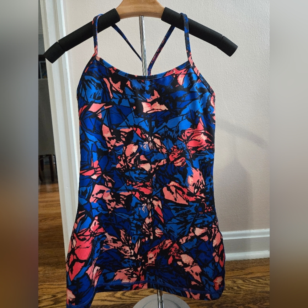 Lululemon Y Tank, Size 6
